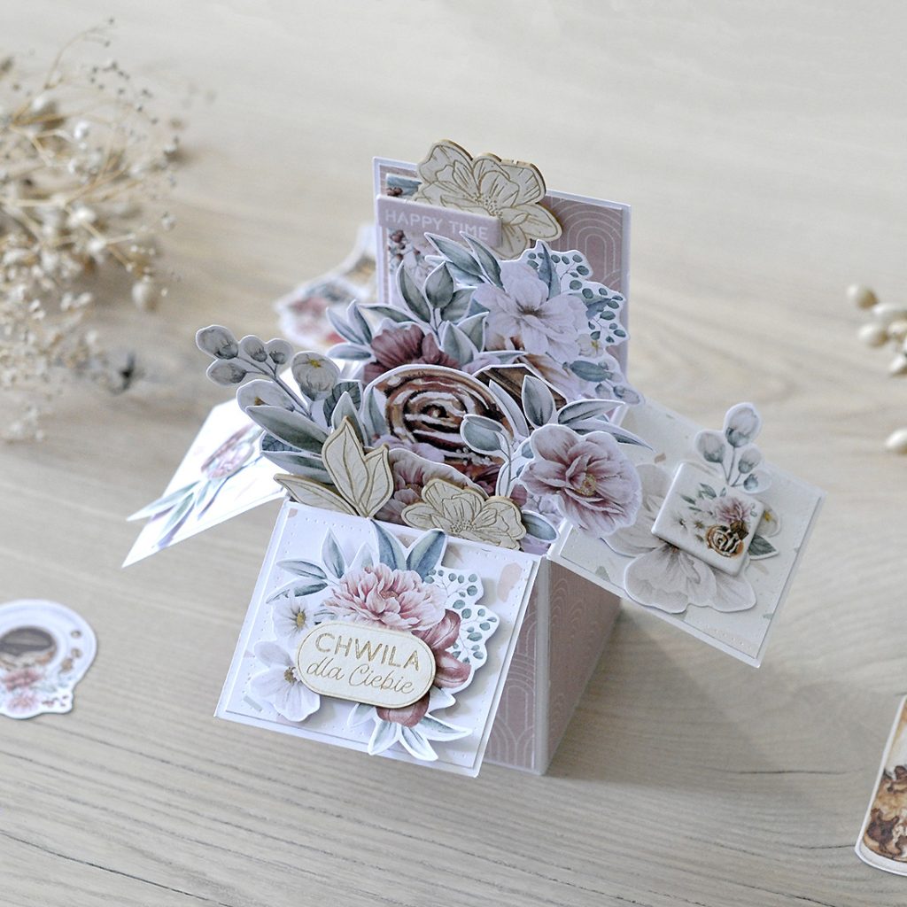 Trójwymiarowe kartki o ciekawych formach
